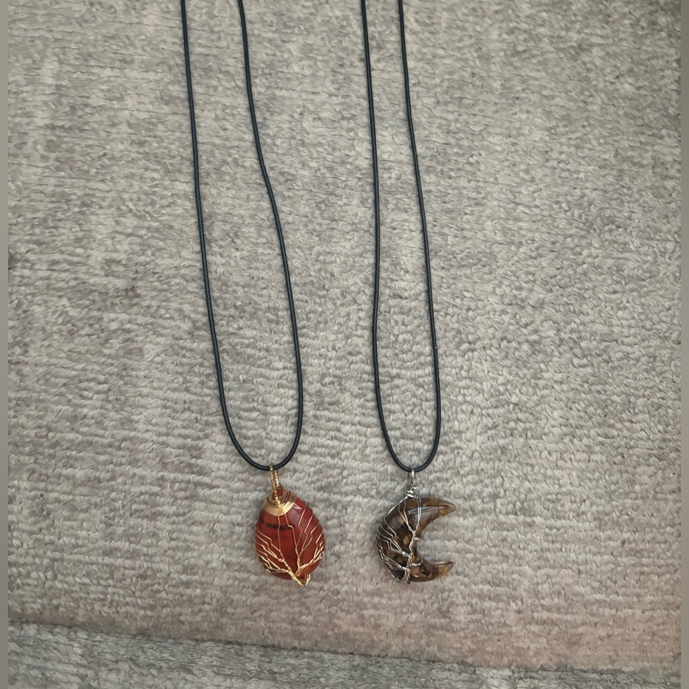 EUC never worn set of 2 necklaces boho